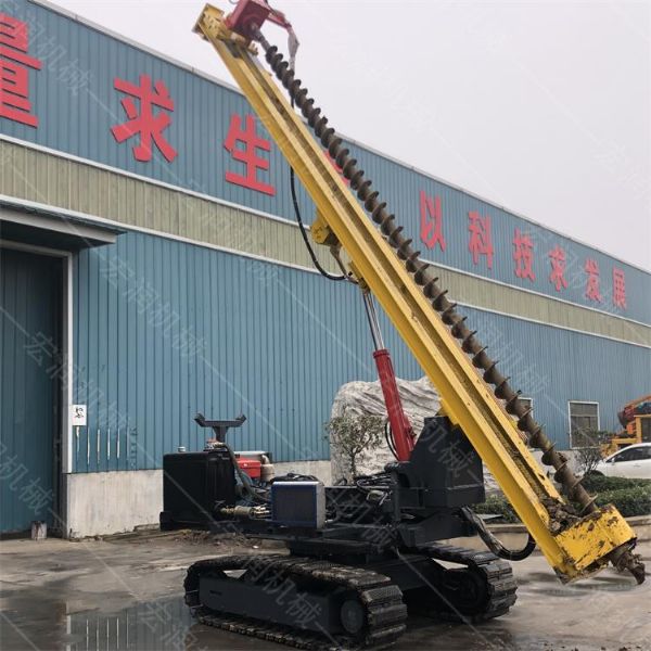 直銷(xiāo)光伏履帶鉆孔機，螺旋光伏鉆孔機